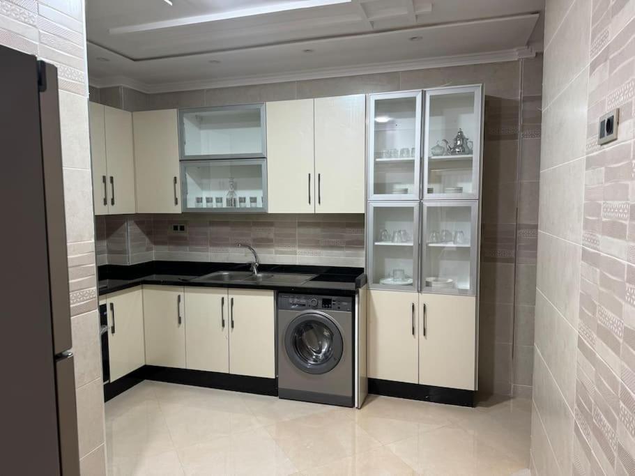 Family-Sized Cosy Apartment ลารัช ภายนอก รูปภาพ