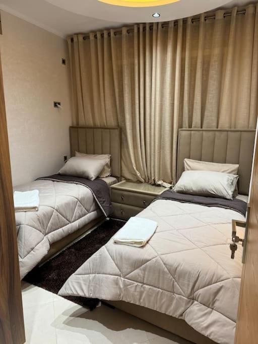 Family-Sized Cosy Apartment ลารัช ภายนอก รูปภาพ